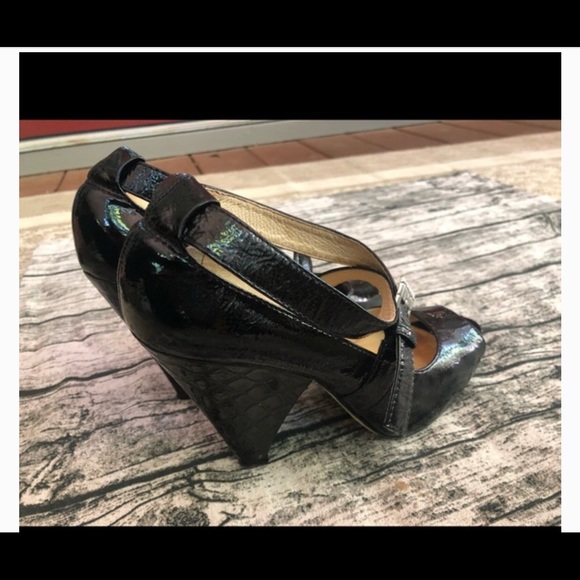 Michael Kors Black Patent Heels GUC size 10 - Picture 2 of 3